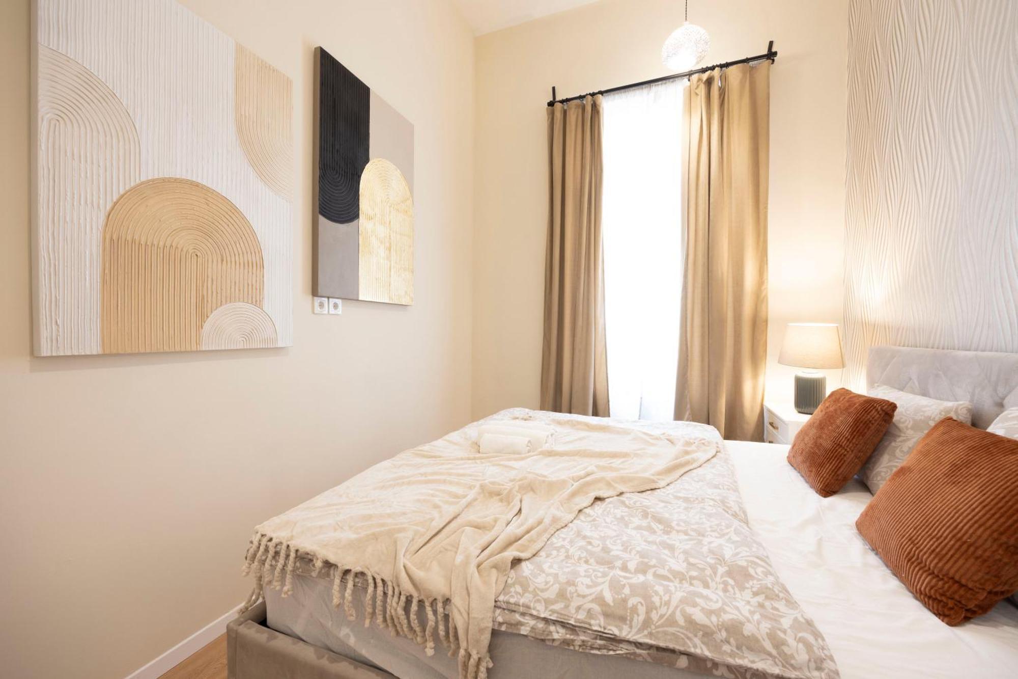 Cozy Boulevard Apartment In The Heart Of Boedapest Buitenkant foto